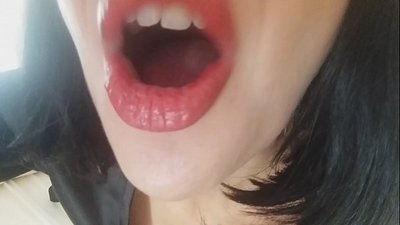 प्रिये, आज तुझी सावत्र आई तुला शाळेत जाऊ देणार नाही... मला तुझी खूप गरज आहे...